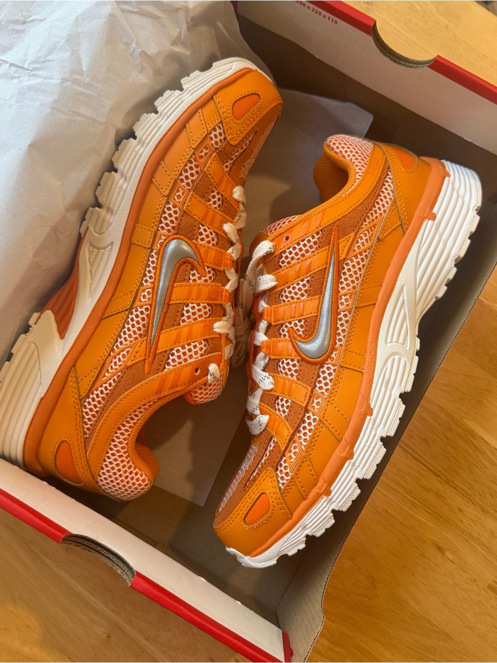 Nike P-6000 PRM KUMQUAT/METALLIC SILVER, ORANGE TENNESSEE men’s 9 women’s 10.5